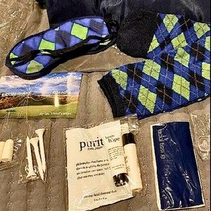 United Airlines 1st Class Amenities Flight Kit PGA Tour Golf Socks Tee L@@K >>>